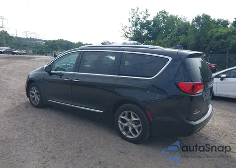 2017 Chrysler Pacifica Limited z USA, uszkodzony, nr VIN 2C4RC1GGXHR723380